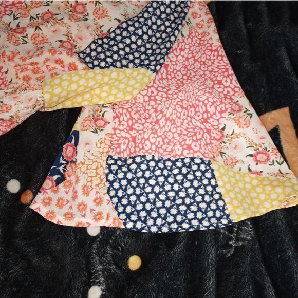 Chenault XL PinkBlueYellowPatchwork FloralPrintElasticWaist ShrtSlvV-Nec Blouse. - Picture 6 of 9